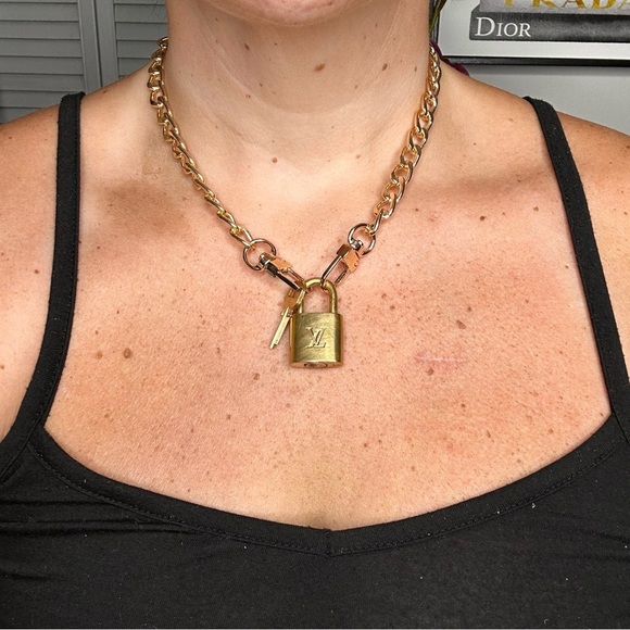 Authentic Louis Vuitton #303 Lock & Key Set on a 18K Gold Plated Chain Necklace - Picture 3 of 7